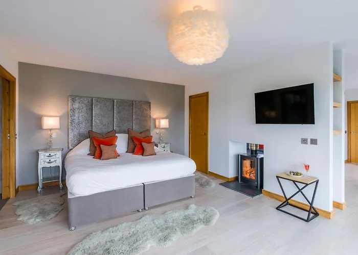 Top Hotels in Dundee City for Every Traveler